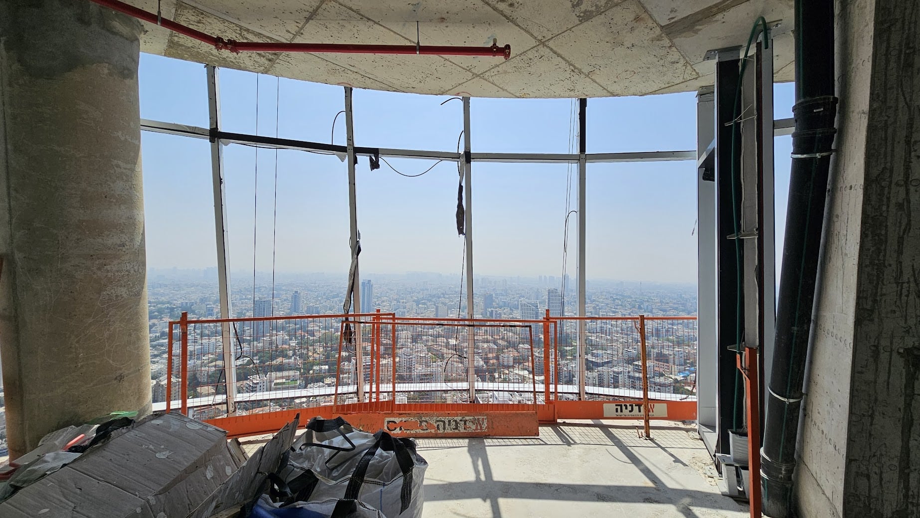 משרדים להשכרה מגדל אקסצ'יינג', קומות גבוהות