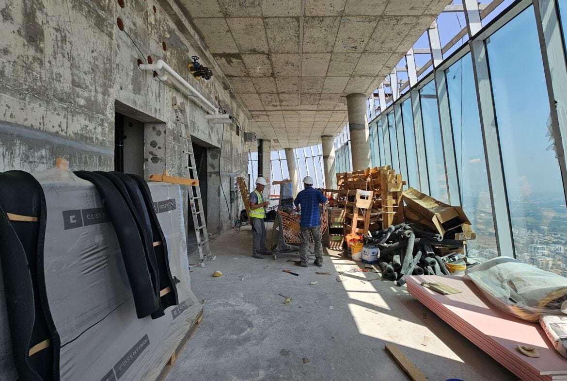 משרדים חדשים להשכרה במגדל אקסצ'יינג'