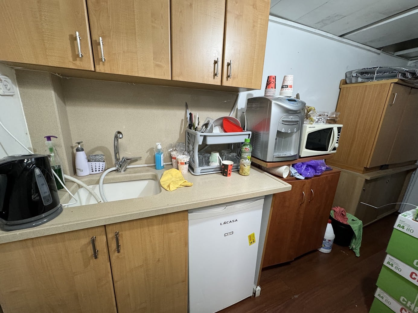 מטבחון במשרד להשכרה