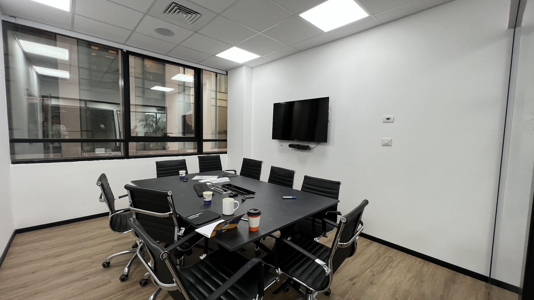 חדר ישיבות גדול- בית קרדן