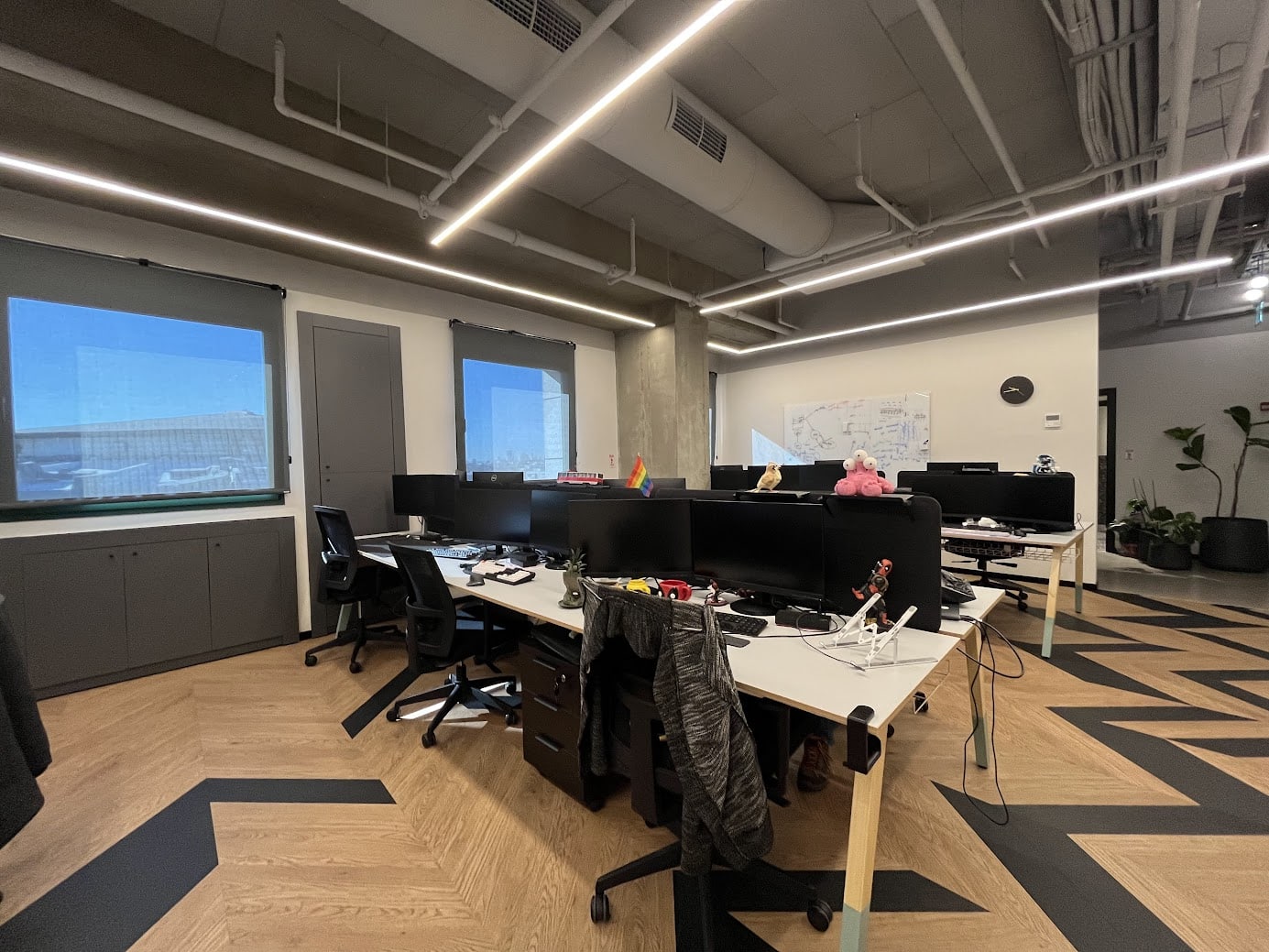 אופן ספייס עם עמדות עבודה