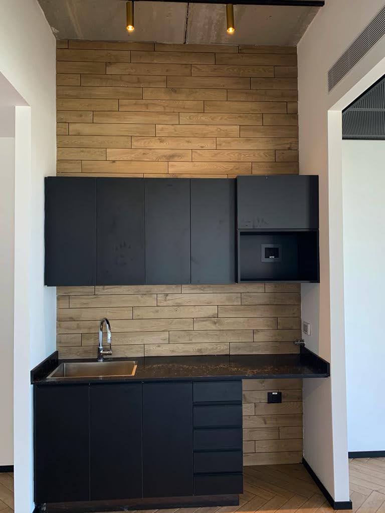 מטבחון במשרד להשכרה במגדל רסיטל