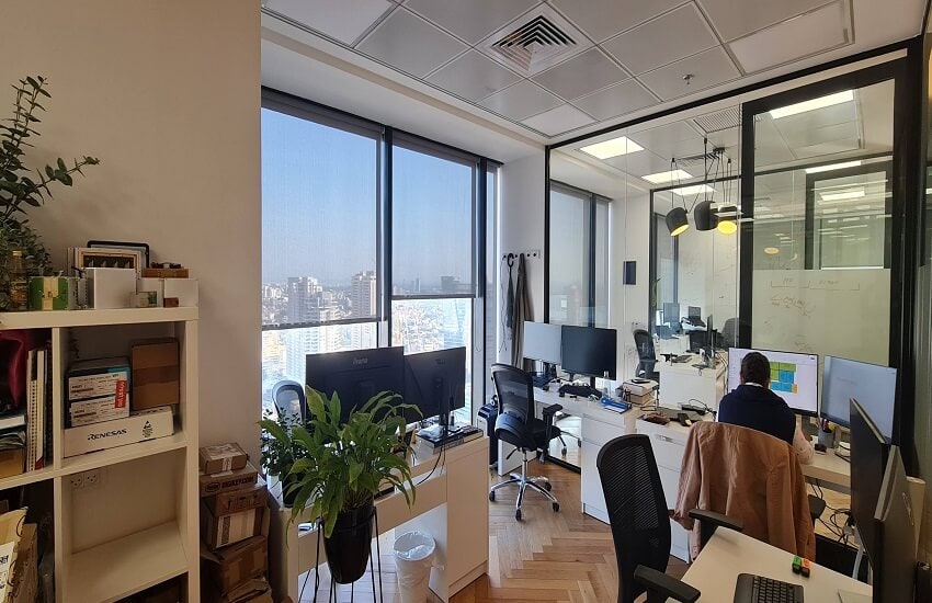 משרד 235 מ״ר להשכרה בקומה גבוהה במגדל המידטאון