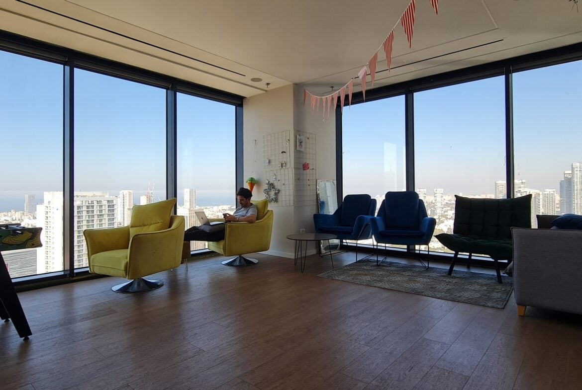 משרד 350 מ״ר להשכרה במתחם המידטאון