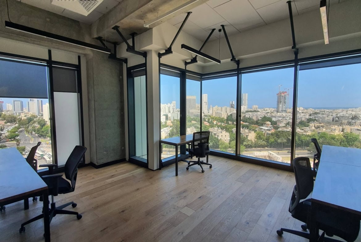 חדר צוות/ חדר עבודה גדול במשרד