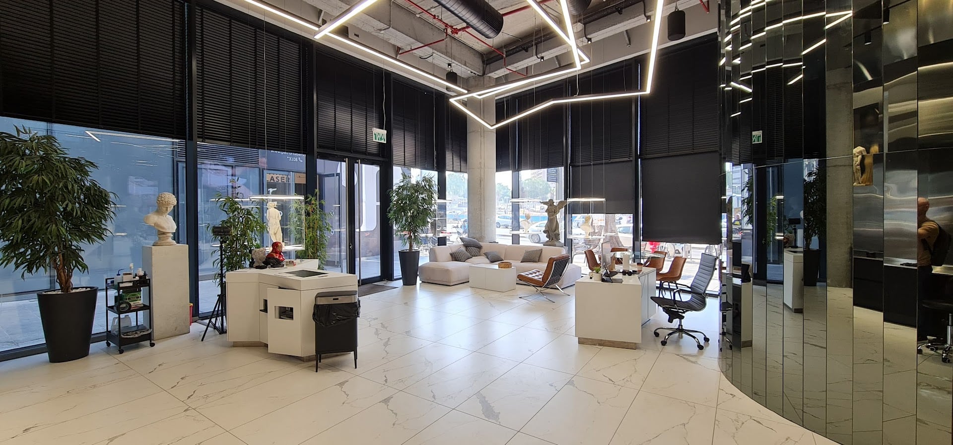 מפלס תחתון- משרד להשכרה בצפון מנחם בגין