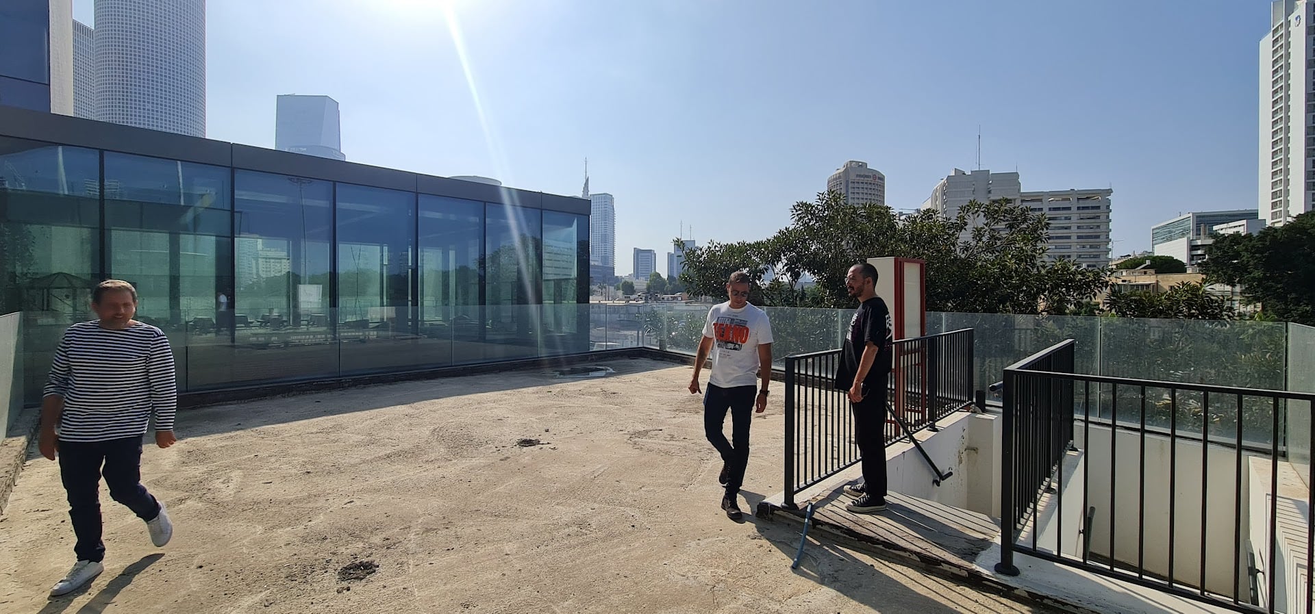 גג פרטי 130 מ"ר במשרד להשכרה במידטאון