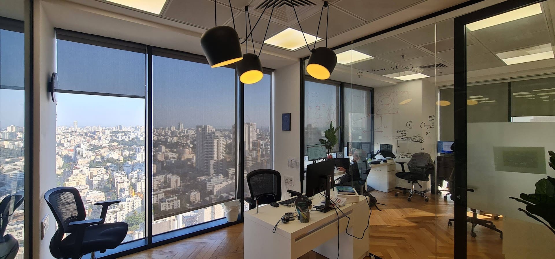 חדר עבודה גדול/ חדר צוות- מע"ר