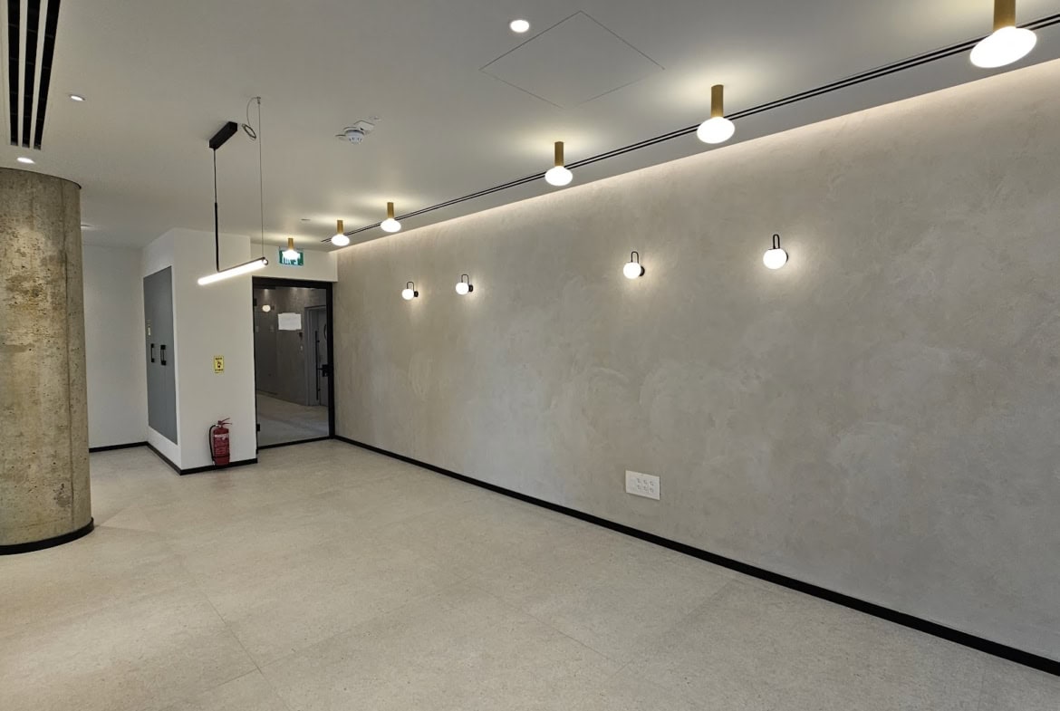 כניסה למשרד של משרדים חדשים להשכרה בקרית אונו בגודל 195 מ