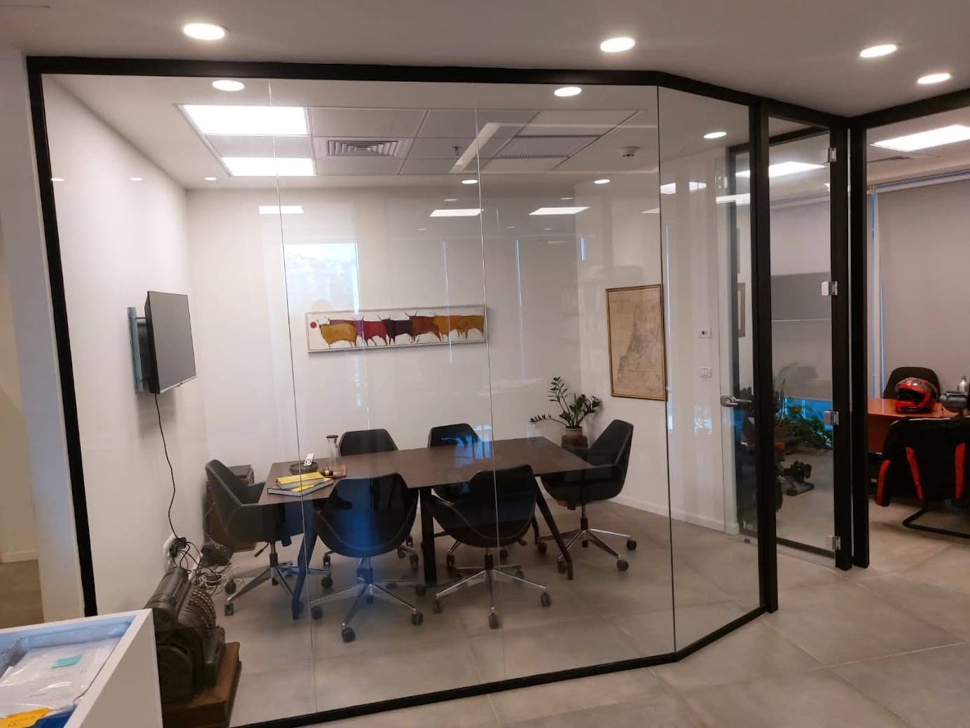 חדר ישיבות במשרד להשכרה במגדל WE