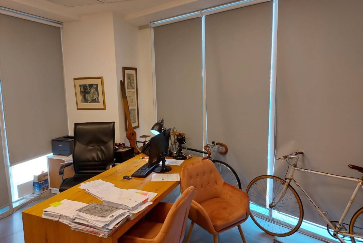 אחד מחדרי עבודה במשרד להשכרה במגדל WE המבוקש