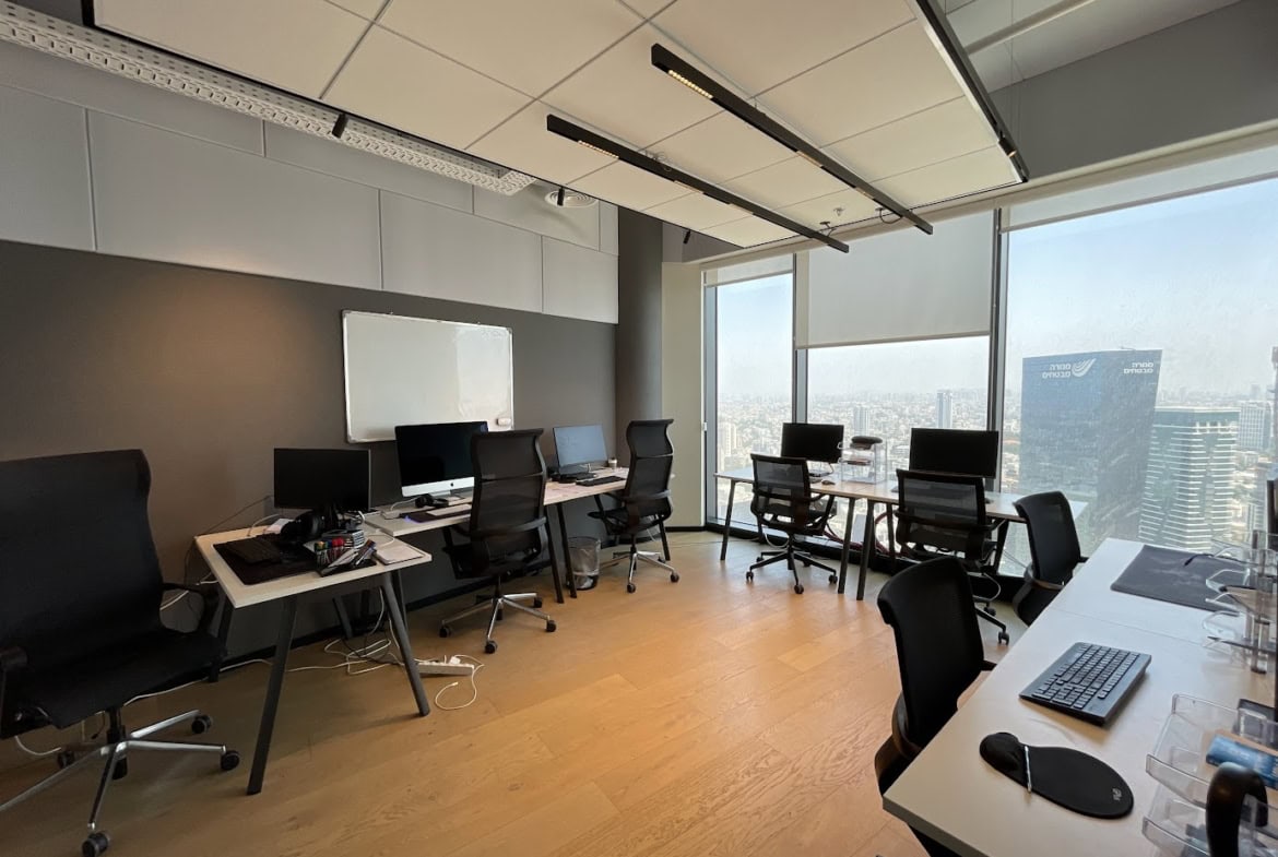 חדר עבודה גדול/ חדר צוות במגדל ספיר 167 מ