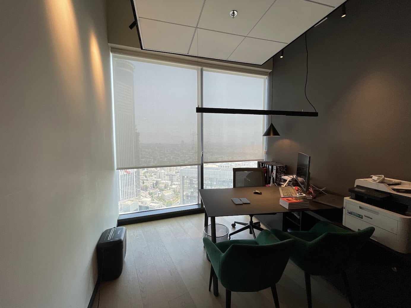 חדר עבודה זוגי/ אישי במגדל ספיר- בורסה רמת גן