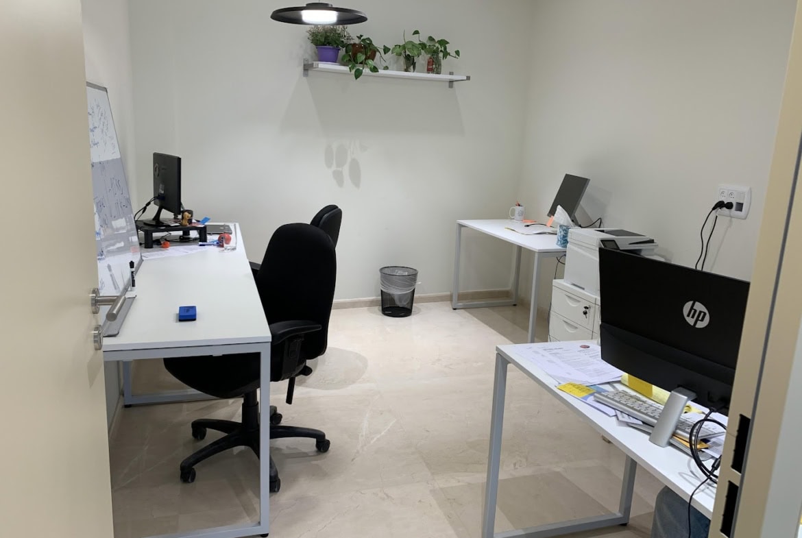 חדר עבודה נוסף במשרד