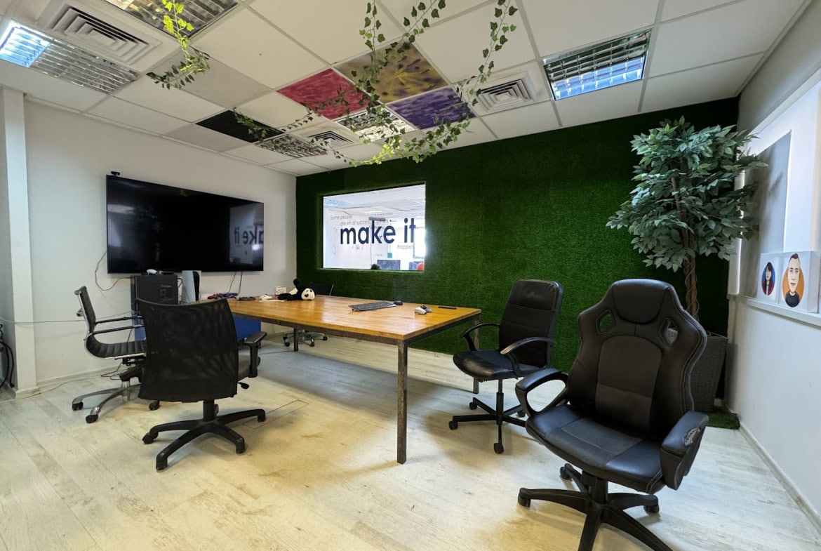 חדר ישיבות במשרד 414 מ