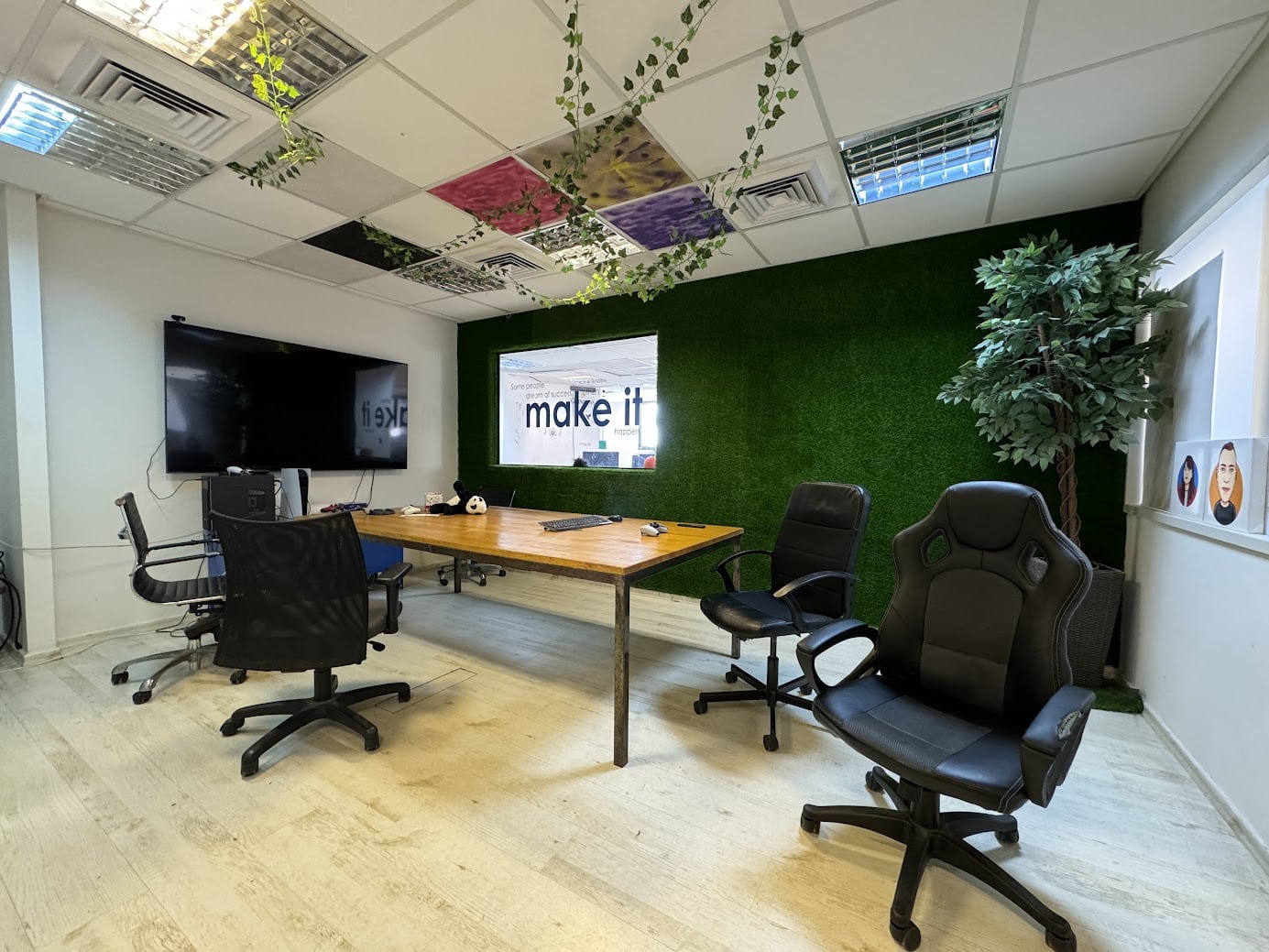 חדר ישיבות במשרד 414 מ"ר- שרונה