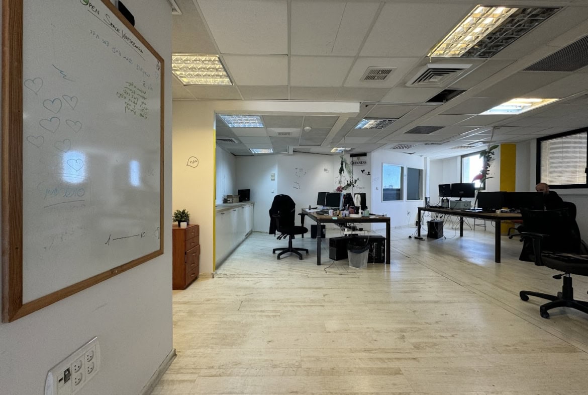 אופן ספייס במשרד- 24 עמדות