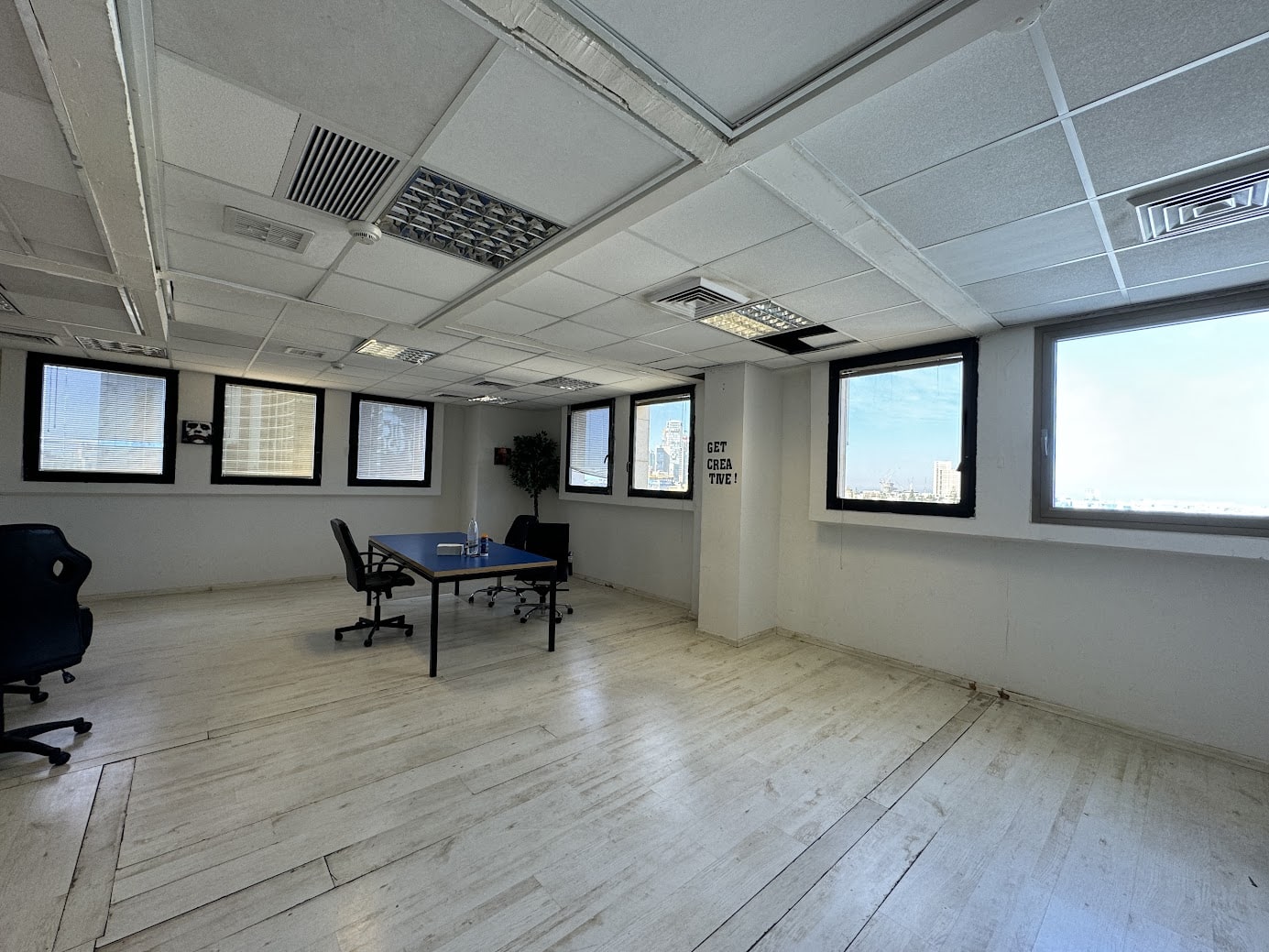 אופן ספייס במשרד- 24 עמדות