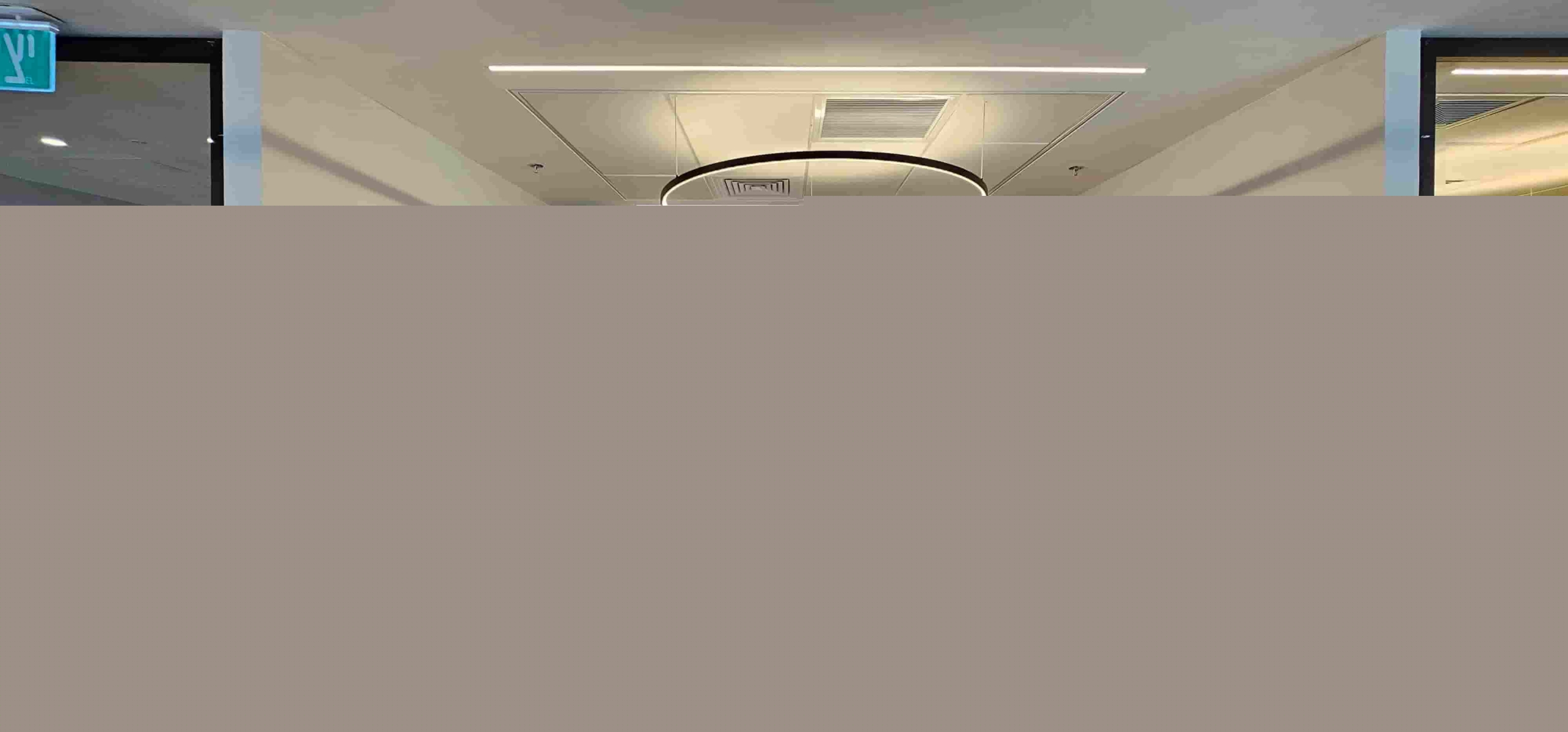 2 (1) משרד 420 מ"ר מרוהט ברמת גימור גבוה במגדלי התאומי בחסן ערפה - מטבחון יוקרתי