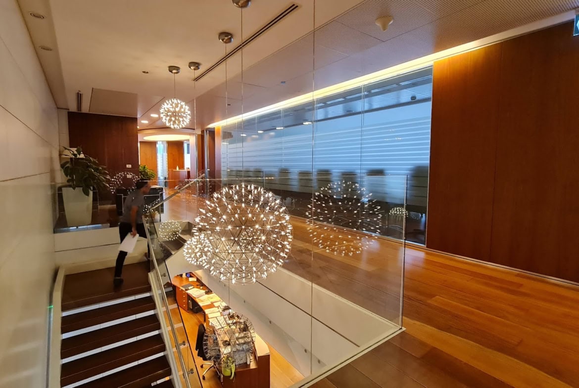 מבט מקומה העליונה- משרד מעוצב בבית קרדן