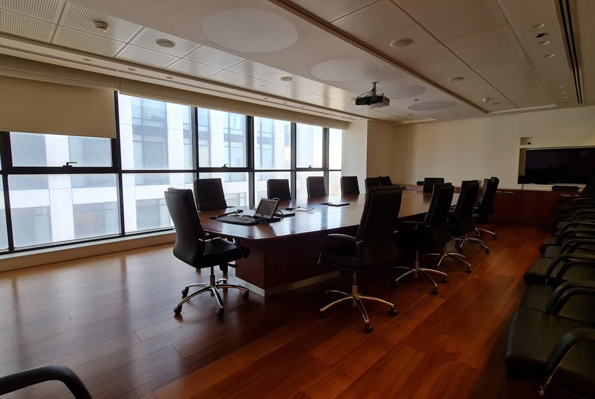 חדר ישיבות גדול במשרד להשכרה 1184 מ