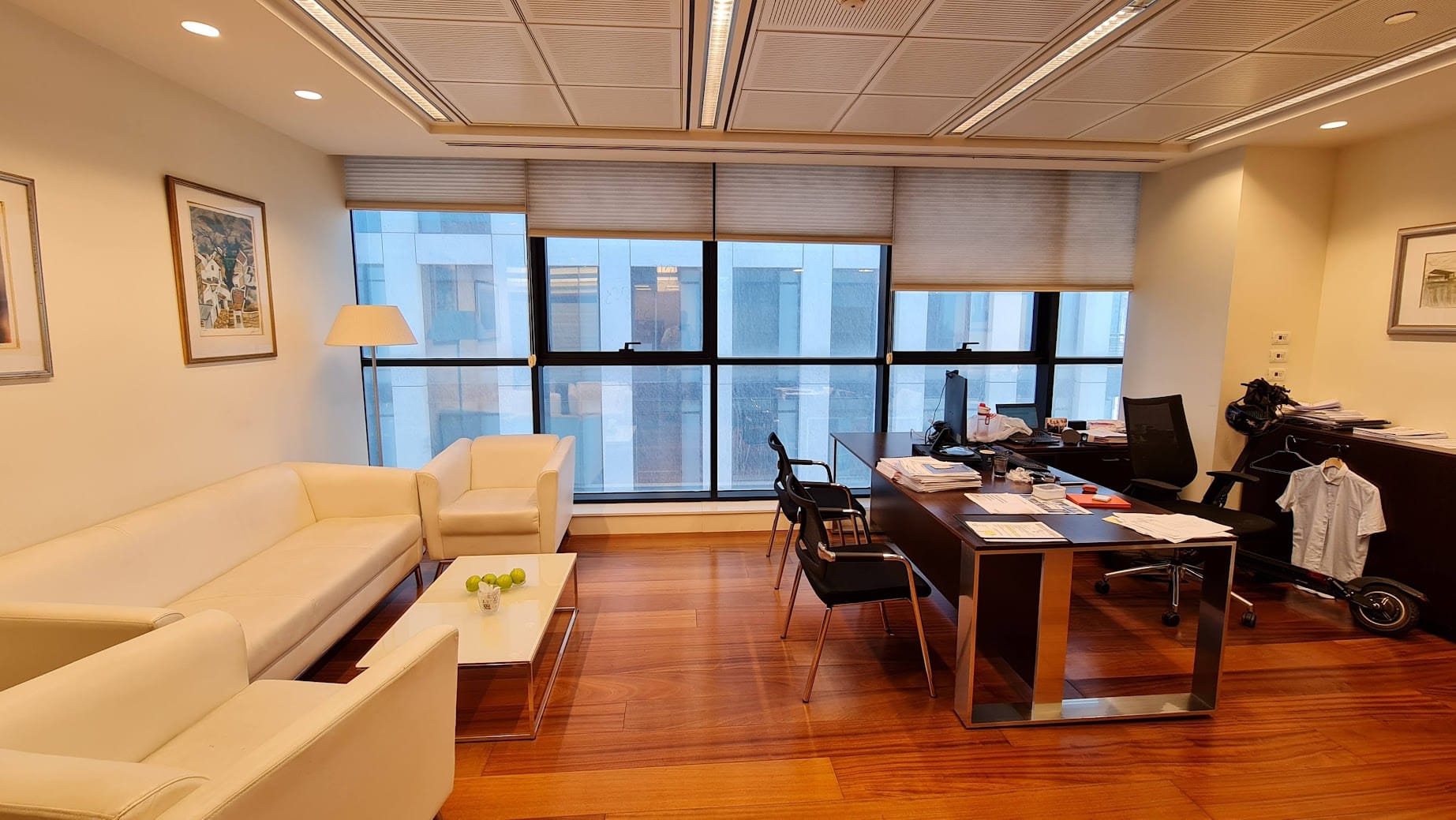 חדר מנכ"ל/ חדר עבודה גדול במשרד להשכרה בבית קרדן