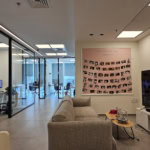 מבט כללי- לאונג' במשרד 145 מ"ר במגדל סקיי