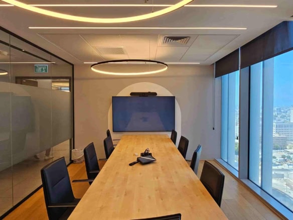 משרד 420 מ"ר מרוהט ברמת גימור גבוה במגדלי התאומי בחסן ערפה - חדר ישיבות גדול