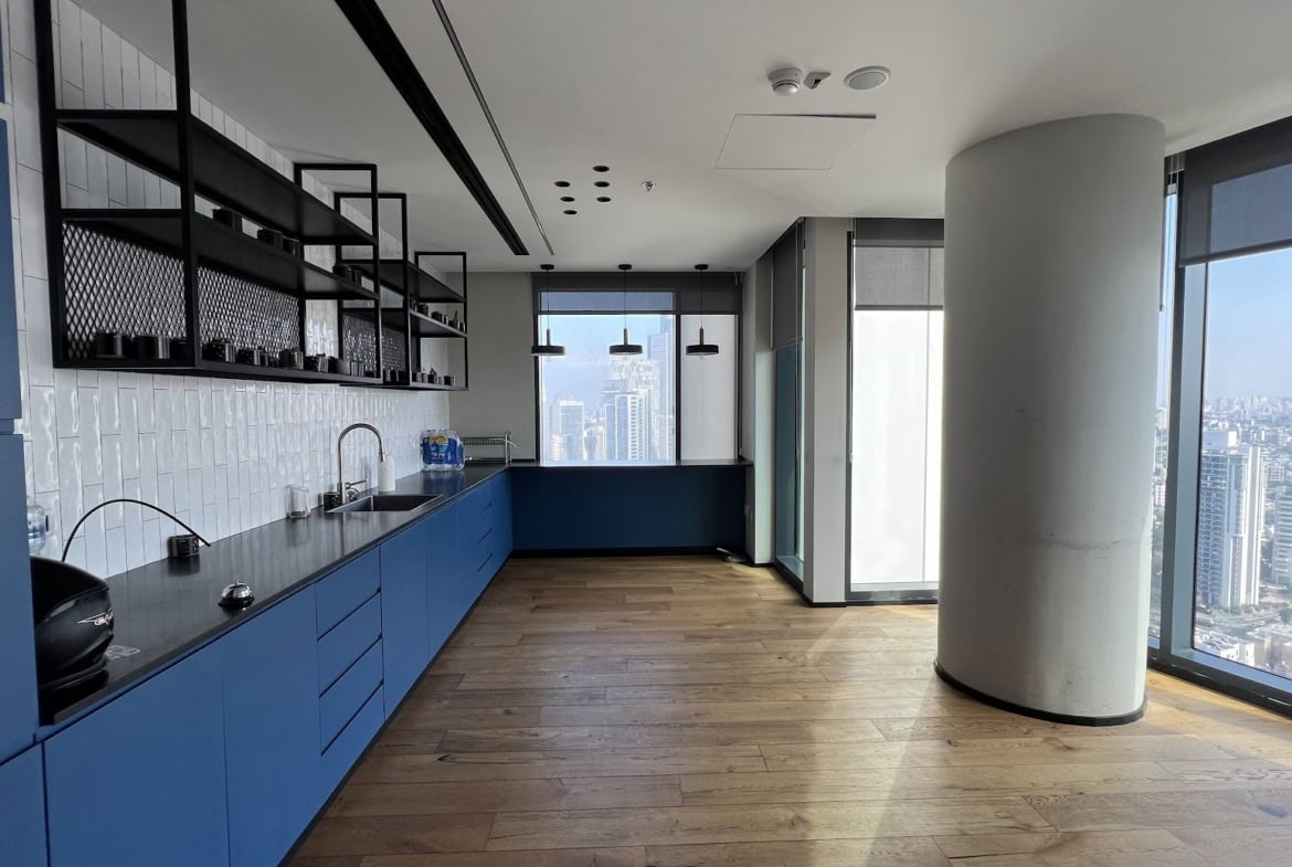 מטבח במשרד להשכרה במגדל רסיטל