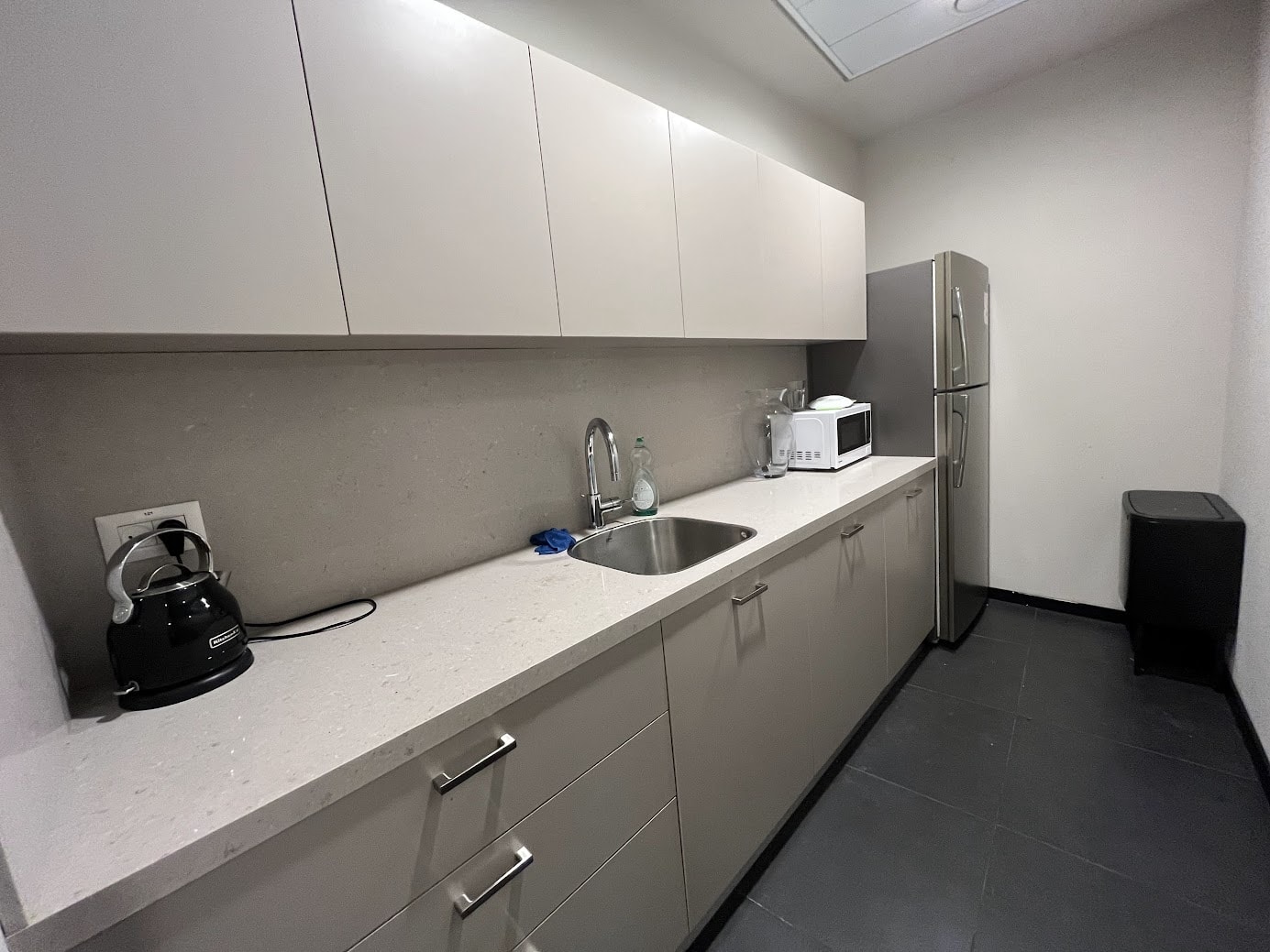 מטבחון במשרד במגדל ספיר