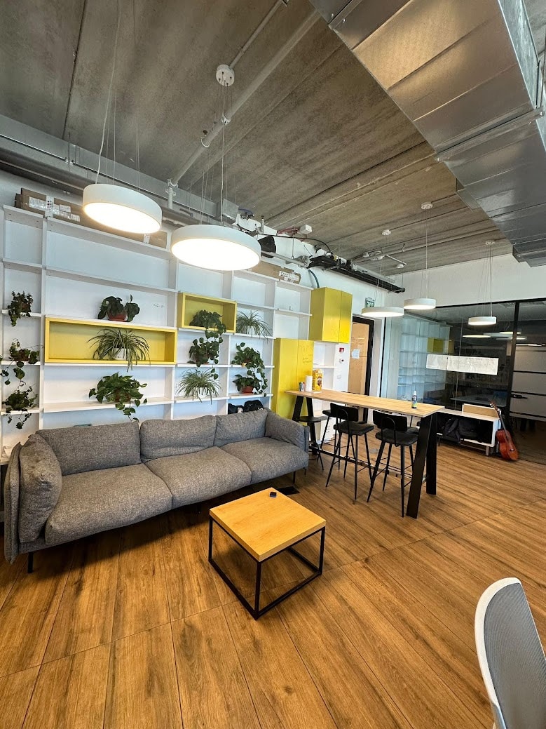 סלון/ לאונג' במשרד להשכרה במגדל WE