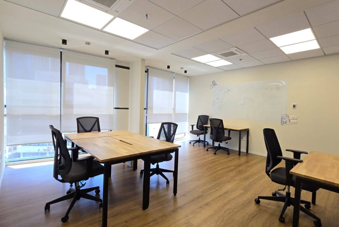 חדר עבודה גדול/ חדר צוות במשרד להשכרה בבית אריאל