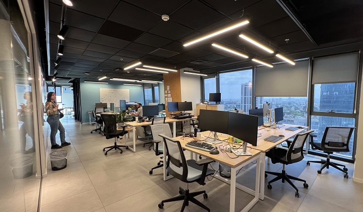 office for rent 334 sqr alon towers open space