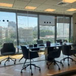 300 מ"ר במגדל רסיטל בצפון מנחם בגין - חדר ישיבות