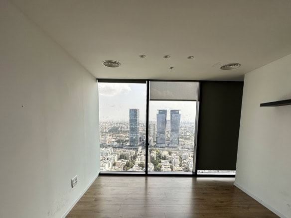 משרד 193 מטר במגדלי הארבעה עם נוף