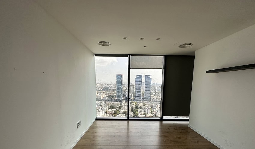 משרד 193 מטר במגדלי הארבעה עם נוף