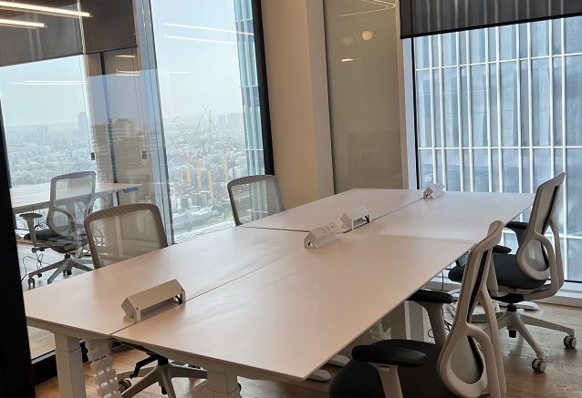 משרד 310 מר להשכרה במגדל אקרו