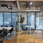 220 מ"ר להשכרה במגדלי הארבעה שרונה - חדר ישיבות