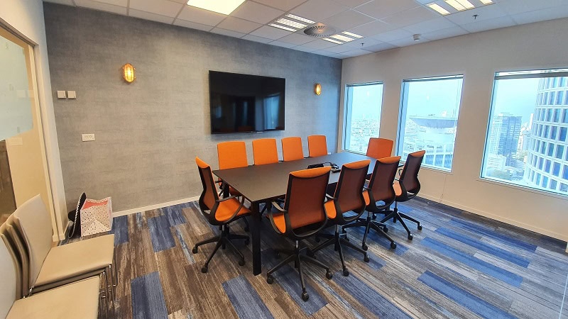 להשכרה 390 מר במגדלי עזריאלי - חדר ישיבות