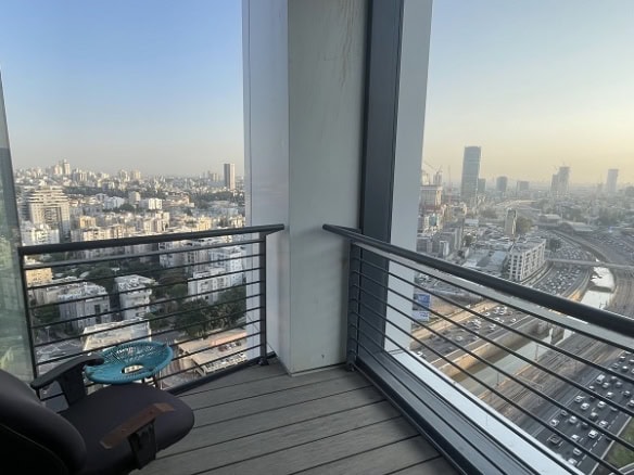 משרד 115 מ”ר עם מרפסת להשכרה במגדל רסיטל