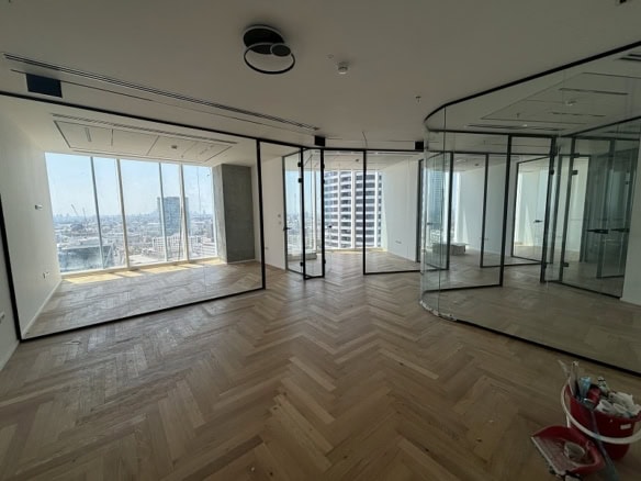 150 מר במגדל סקיי - משרדים שקופים