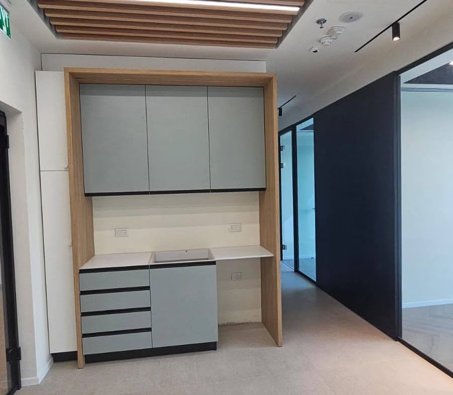 160 מר להשכרה באקרו קרית אונו חדר מנהל