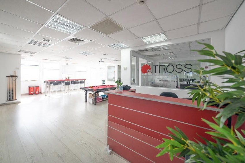 207 מר במגדל שלום - עמדת קבלה