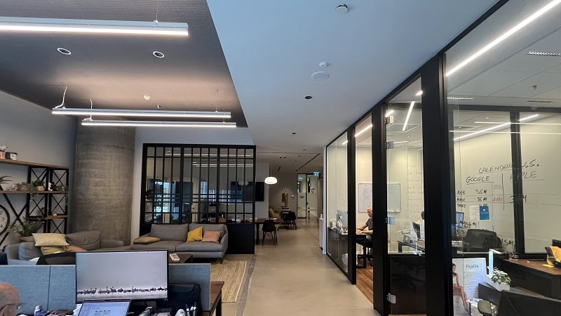 להשכרה במגדל אקרו - אופן ספייס