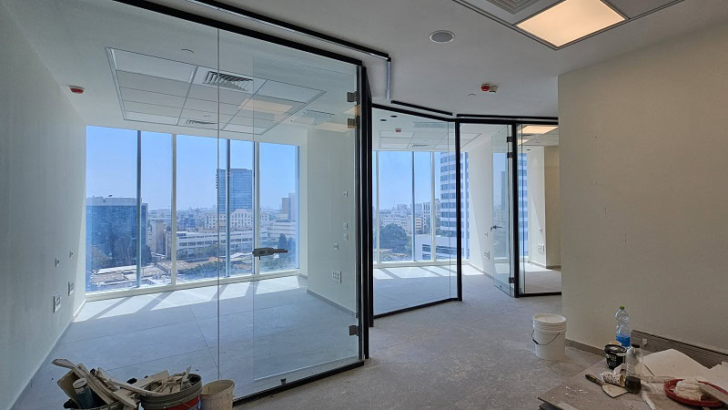 להשכרה במגדל סקיי - חדרי עבודה עם נוף ברמת גימור גבוהה