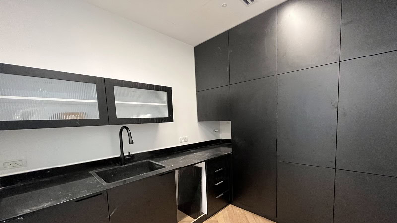 להשכרה במגדל סקיי - מטבחון יוקרתי