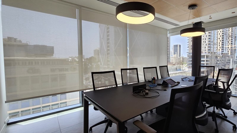 להשכרה במגדלי חג'ג' - חדר ישיבות גדול