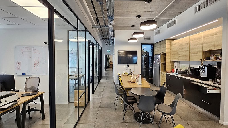 להשכרה במגדלי חג'ג' - מטבחון