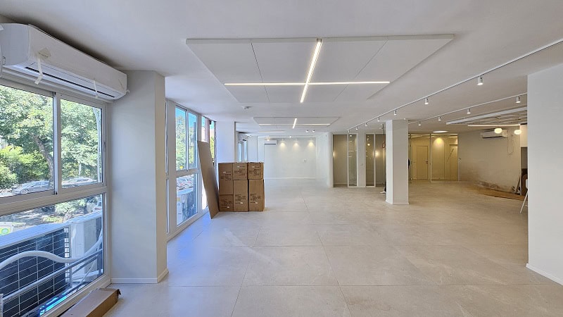 להשכרה בקרליבך - עמדות עבודה