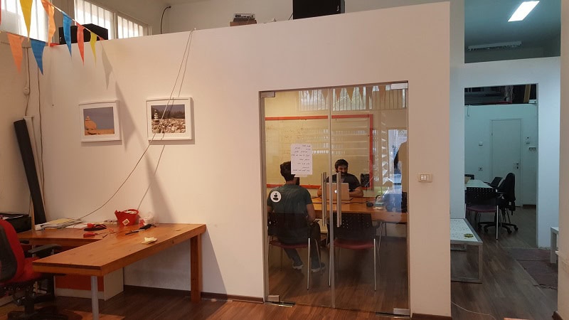 להשכרה בשכונת מונטיפיורי - חדר ישיבות